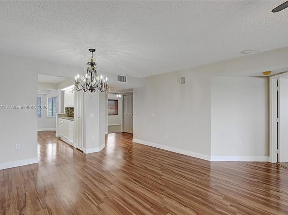 13700 SW 14th St 410D, Pembroke Pines FL 33027