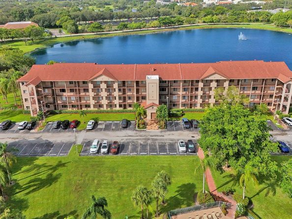 13700 SW 14th St 410D, Pembroke Pines FL 33027
