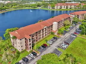 13700 SW 14th St 410D, Pembroke Pines FL 33027