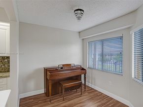 13700 SW 14th St 410D, Pembroke Pines FL 33027