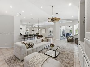 158 Dockside Cir, Weston FL 33327