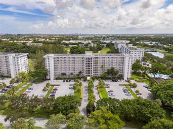3200 N Palm Aire Dr