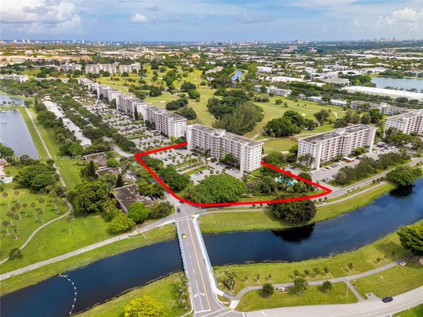3200 N Palm Aire Dr 501, Pompano Beach FL 33069