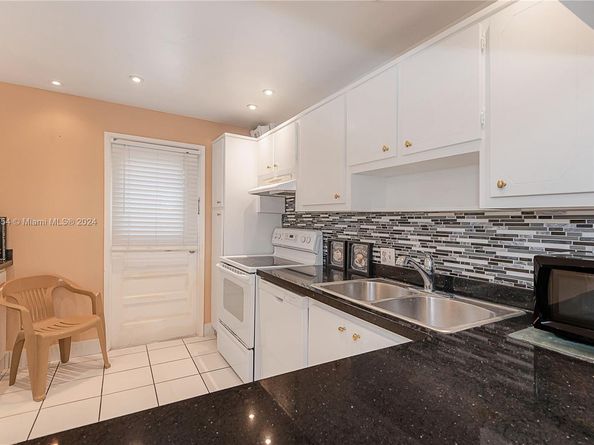 3200 N Palm Aire Dr 501, Pompano Beach FL 33069