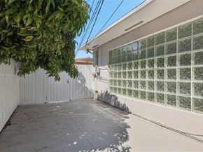 1682 NE 124th Ln, North Miami FL 33181
