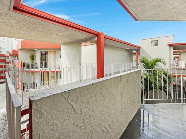 1750 W 46th St 544, Hialeah FL 33012