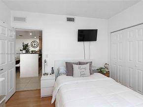 215 SW 42nd Ave PH08, Miami FL 33134