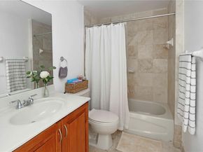 215 SW 42nd Ave PH08, Miami FL 33134