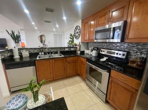 215 SW 42nd Ave PH08, Miami FL 33134