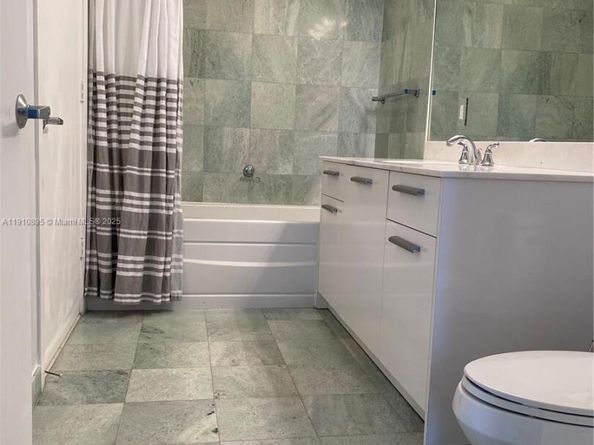 1050 Brickell Ave 1904, Miami FL 33131