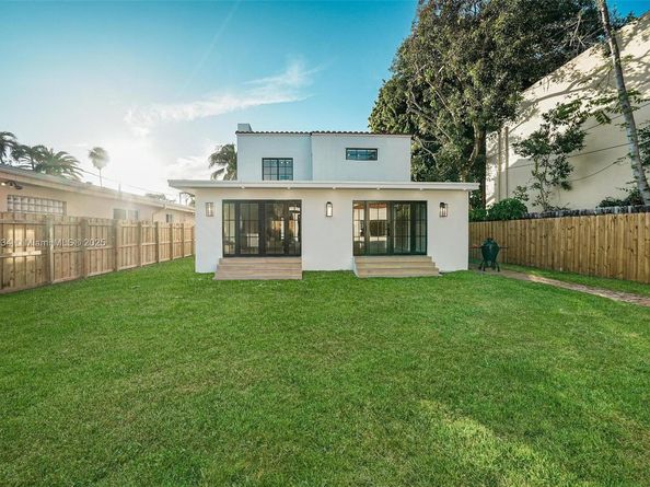 3153 Royal Palm Ave, Miami Beach FL 33140