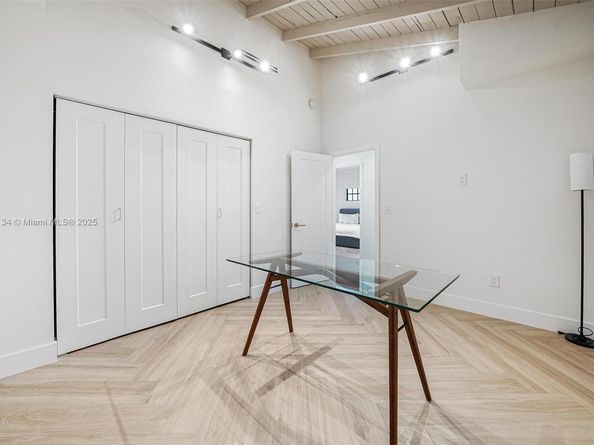 3153 Royal Palm Ave, Miami Beach FL 33140