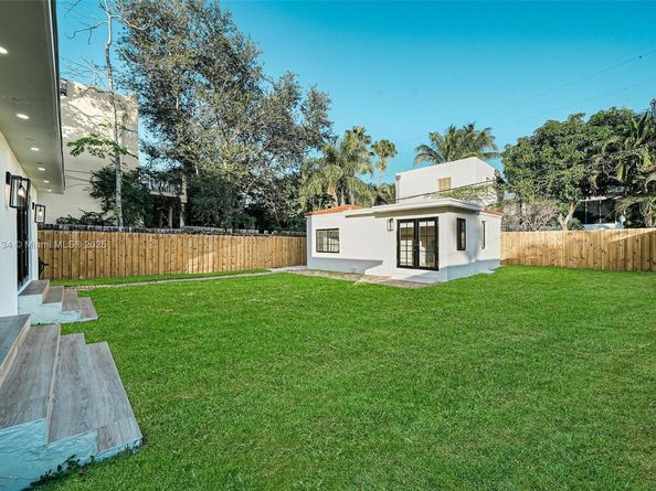 3153 Royal Palm Ave, Miami Beach FL 33140