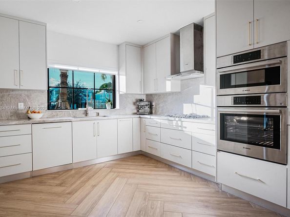 3153 Royal Palm Ave, Miami Beach FL 33140