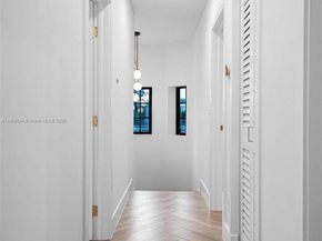 3153 Royal Palm Ave, Miami Beach FL 33140