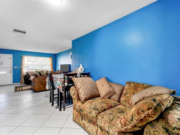 1005 SW 18th St, Boynton Beach FL 33426