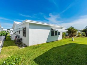 1005 SW 18th St, Boynton Beach FL 33426