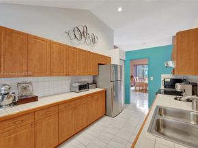 11590 SW 9th Ct, Pembroke Pines FL 33025