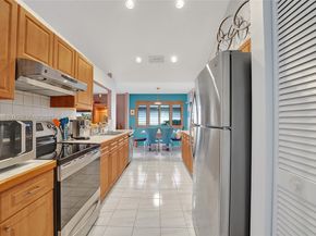 11590 SW 9th Ct, Pembroke Pines FL 33025