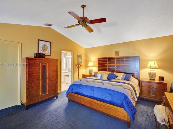 11590 SW 9th Ct, Pembroke Pines FL 33025