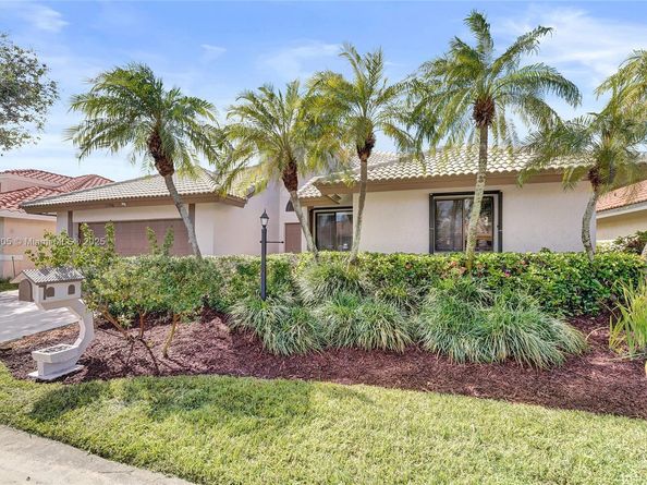 11590 SW 9th Ct, Pembroke Pines FL 33025