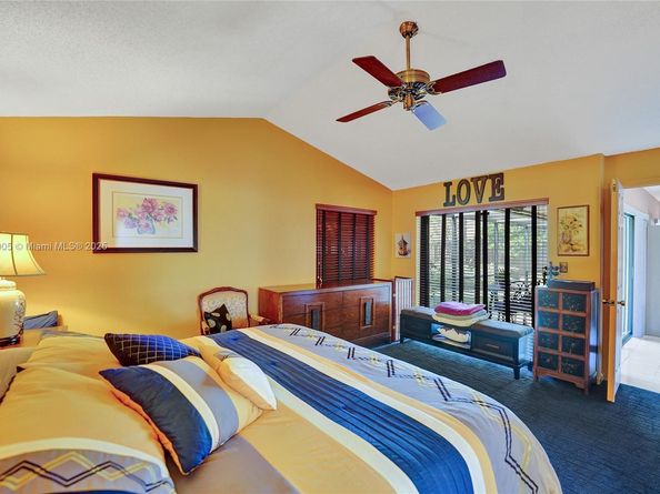 11590 SW 9th Ct, Pembroke Pines FL 33025