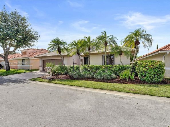 11590 SW 9th Ct, Pembroke Pines FL 33025