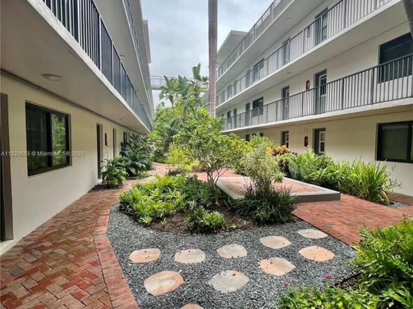 3240 Mary St S207, Miami FL 33133