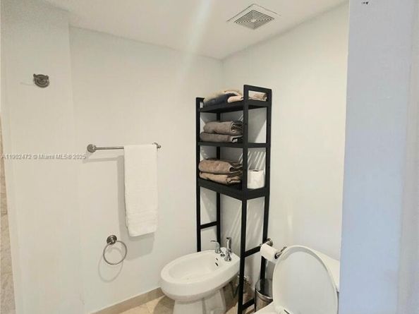 1717 N Bayshore Dr B4141, Miami FL 33132