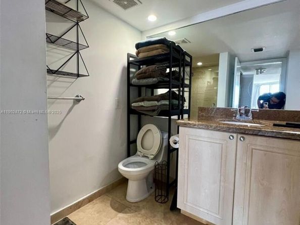 1717 N Bayshore Dr B4141, Miami FL 33132