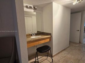 1717 N Bayshore Dr B4141, Miami FL 33132