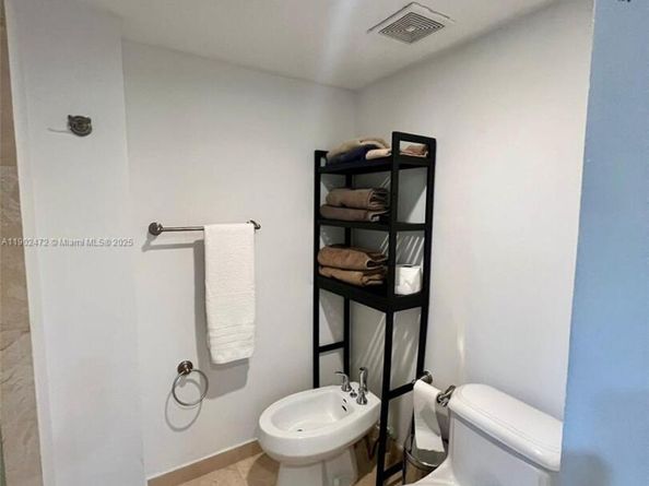 1717 N Bayshore Dr B4141, Miami FL 33132