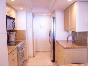 1717 N Bayshore Dr B4141, Miami FL 33132