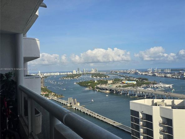 1717 N Bayshore Dr B4141, Miami FL 33132