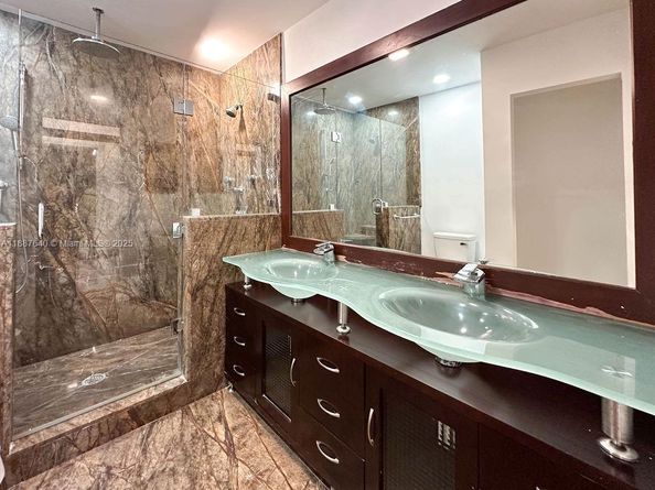 1255 Jackson St, Hollywood FL 33019