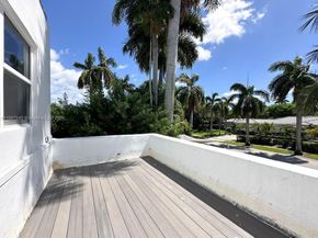 1255 Jackson St, Hollywood FL 33019