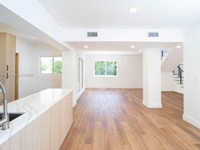 1255 Jackson St, Hollywood FL 33019