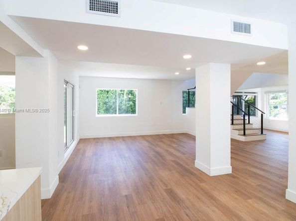 1255 Jackson St, Hollywood FL 33019