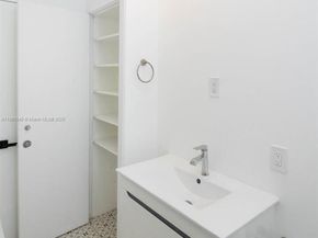 1255 Jackson St, Hollywood FL 33019