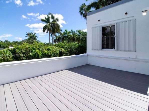 1255 Jackson St, Hollywood FL 33019
