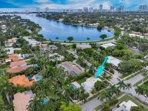 1255 Jackson St, Hollywood FL 33019