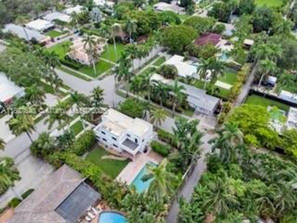 1255 Jackson St, Hollywood FL 33019