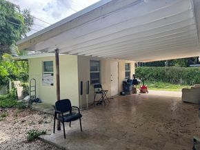 655 NE 135th St, North Miami FL 33161