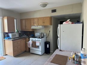 655 NE 135th St, North Miami FL 33161