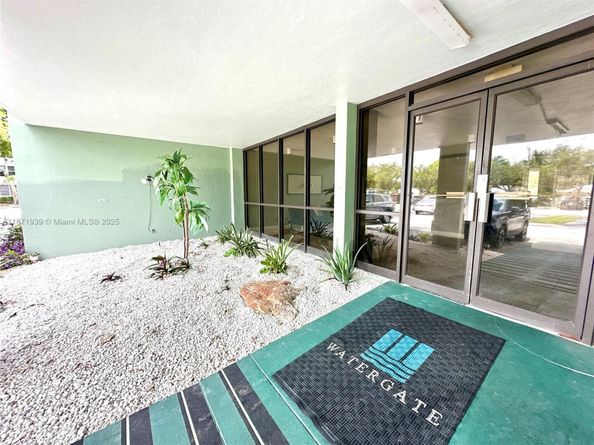 2771 Taft St 302, Hollywood FL 33020