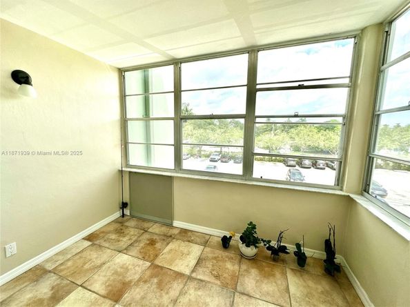 2771 Taft St 302, Hollywood FL 33020