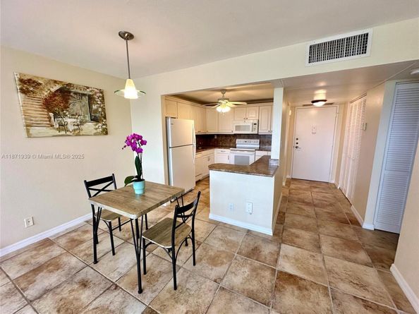 2771 Taft St 302, Hollywood FL 33020