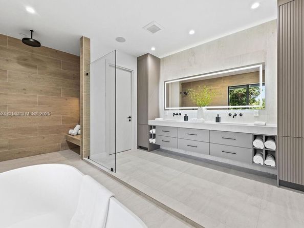 1132 SE 6th Ter, Fort Lauderdale FL 33316