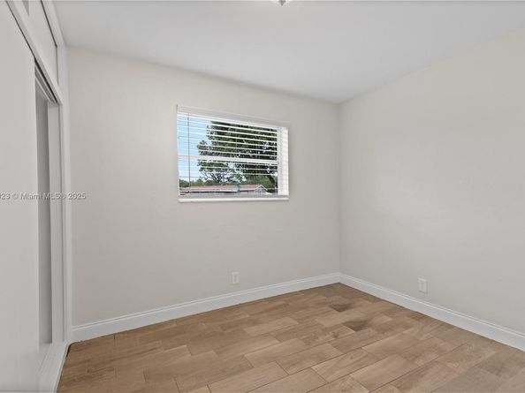 421 SW 64th Ter, Margate FL 33068