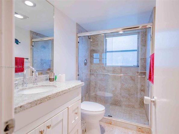 2751 N Palm Aire Dr 310, Pompano Beach FL 33069